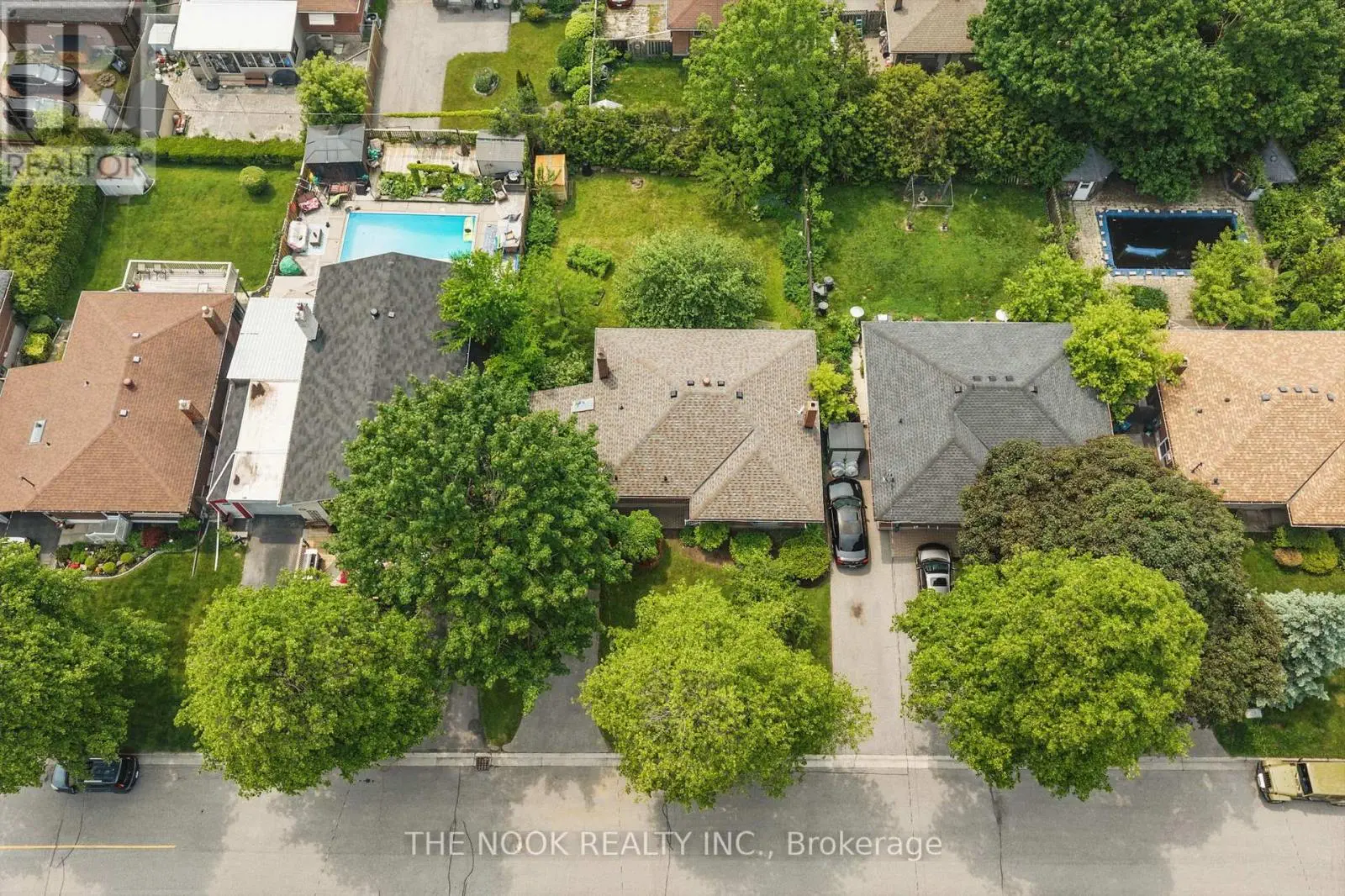 298 Dover Street, Oshawa, Ontario  L1G 6G6 - Photo 2 - E12230025