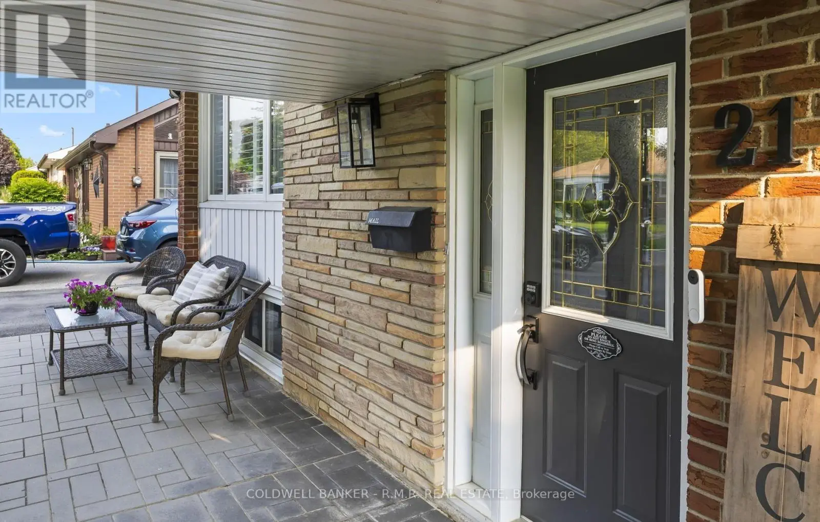 21 Parkway Crescent, Clarington, Ontario  L1C 1B9 - Photo 3 - E12230494
