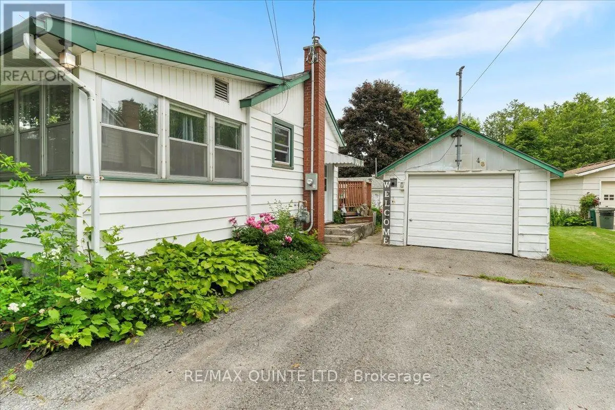 48 Paul Street, Prince Edward County, Ontario  K0K 2T0 - Photo 3 - X12230421