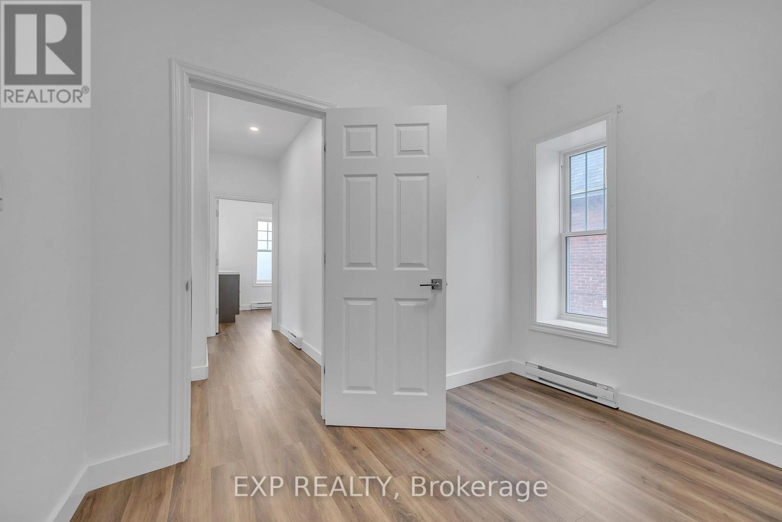 19 Isabel Street, Belleville, Ontario K8P 3N4 - Photo 10 - X12230621