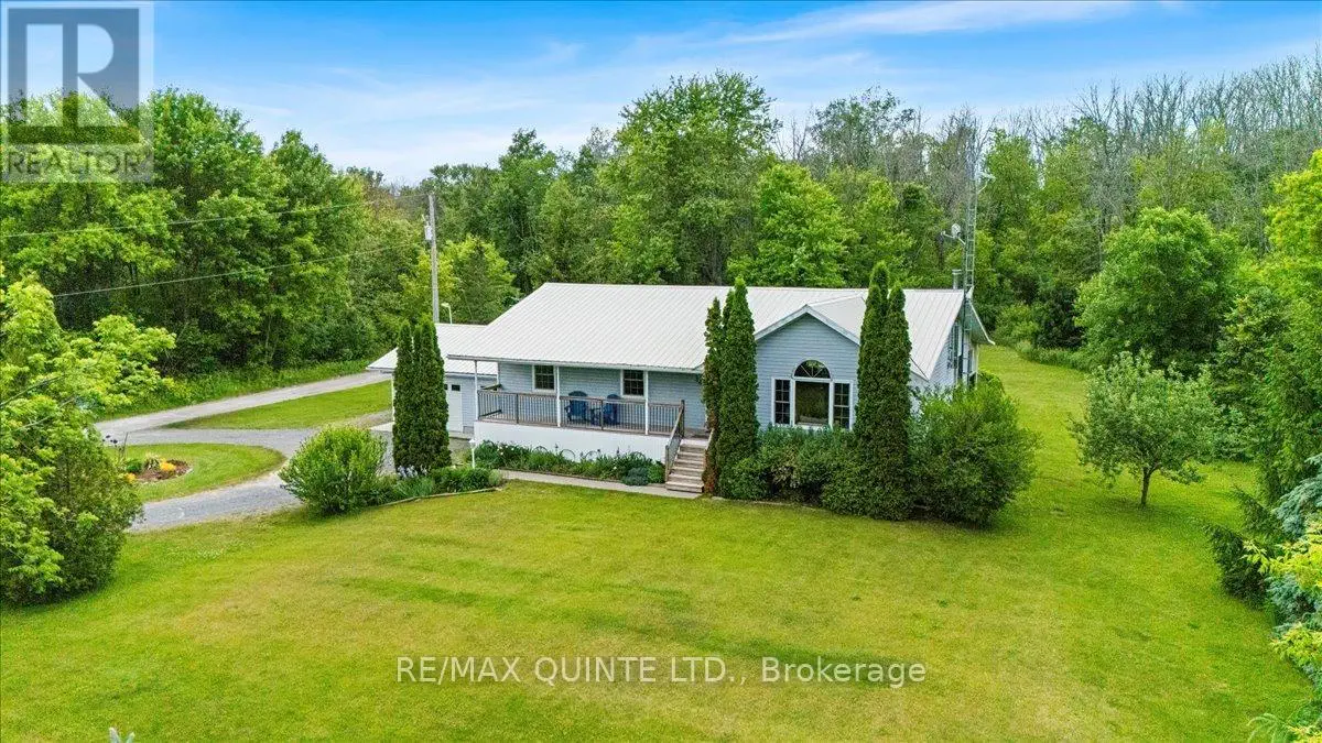 36 Williams Lane, Prince Edward County, Ontario  K0K 2T0 - Photo 2 - X12131051