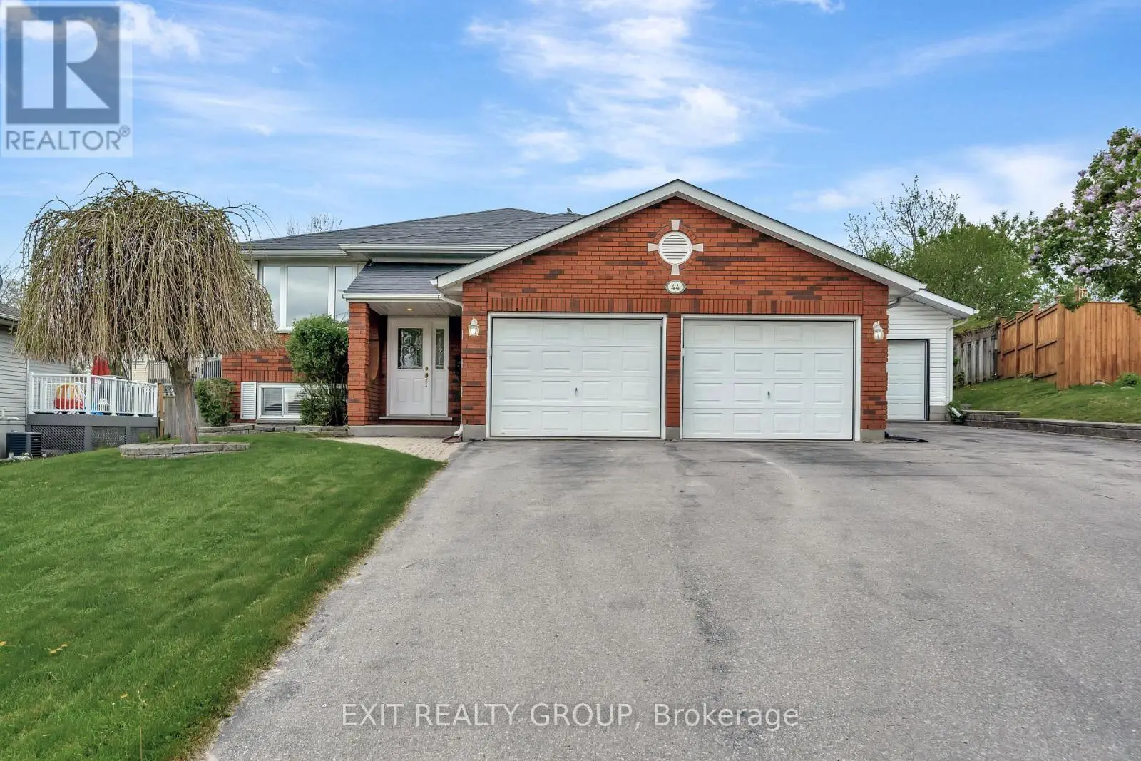 44 Bleeker Avenue, Quinte West, Ontario  K8V 6M8 - Photo 1 - X12230683