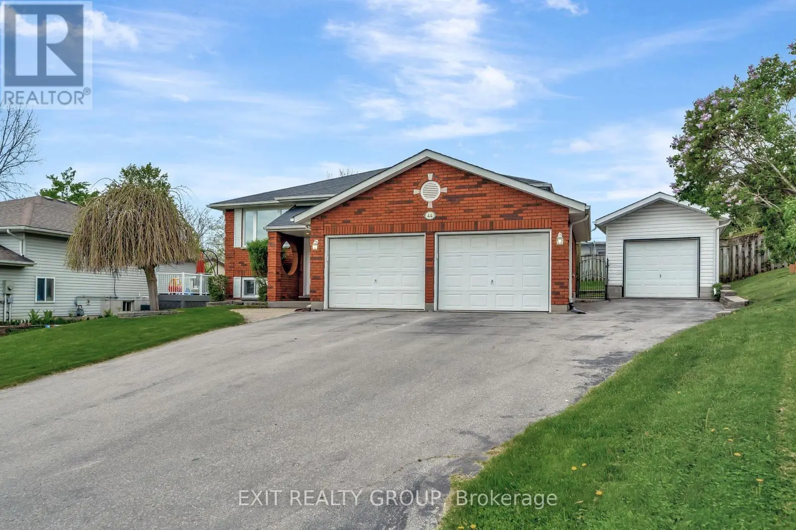 44 Bleeker Avenue, Quinte West, Ontario  K8V 6M8 - Photo 2 - X12230683