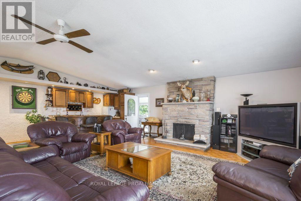 11438 C Loyalist Parkway N, Prince Edward County, Ontario  K0K 2T0 - Photo 10 - X12230686