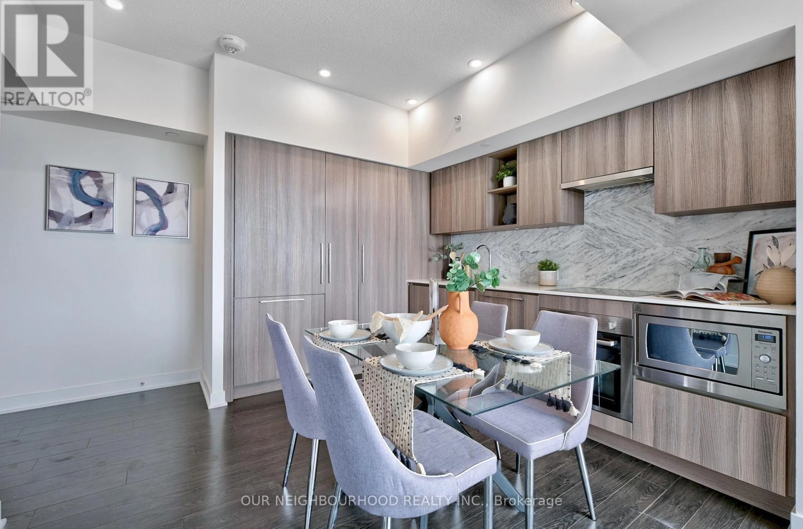 2111 - 19 Bathurst Street, Toronto, Ontario  M5V 0N2 - Photo 1 - C12231172