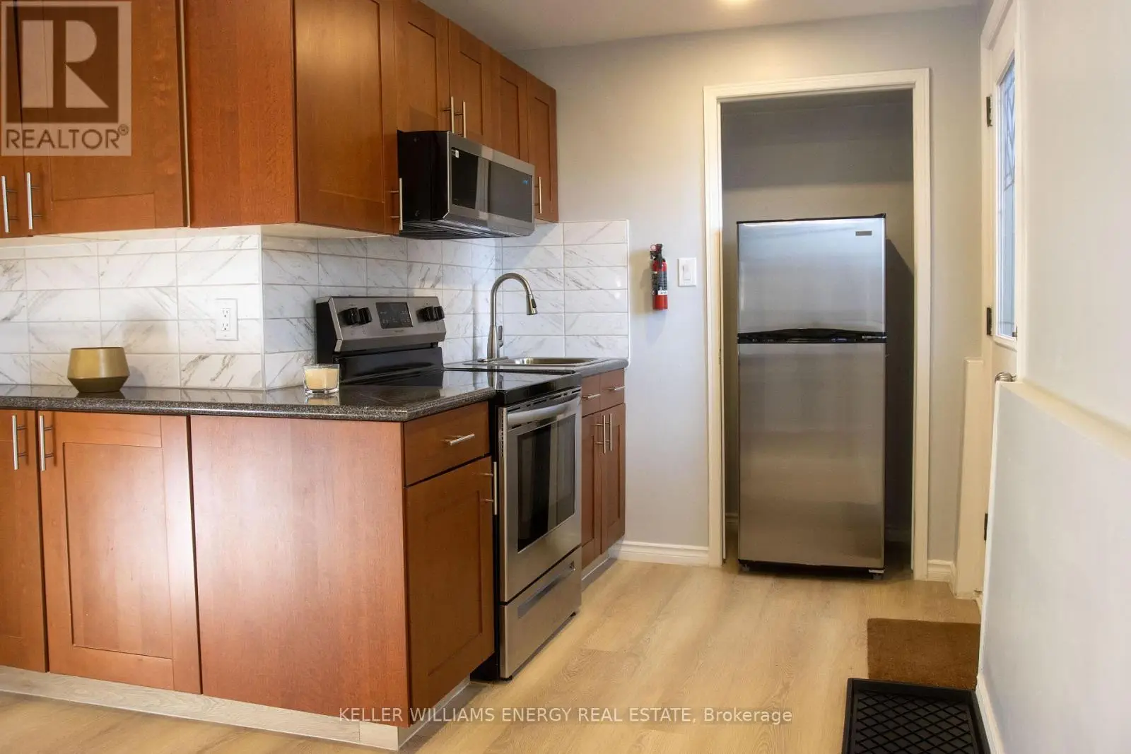 Rear - 850 Bennett Court, Oshawa, Ontario  L1K 1V2 - Photo 2 - E12231595