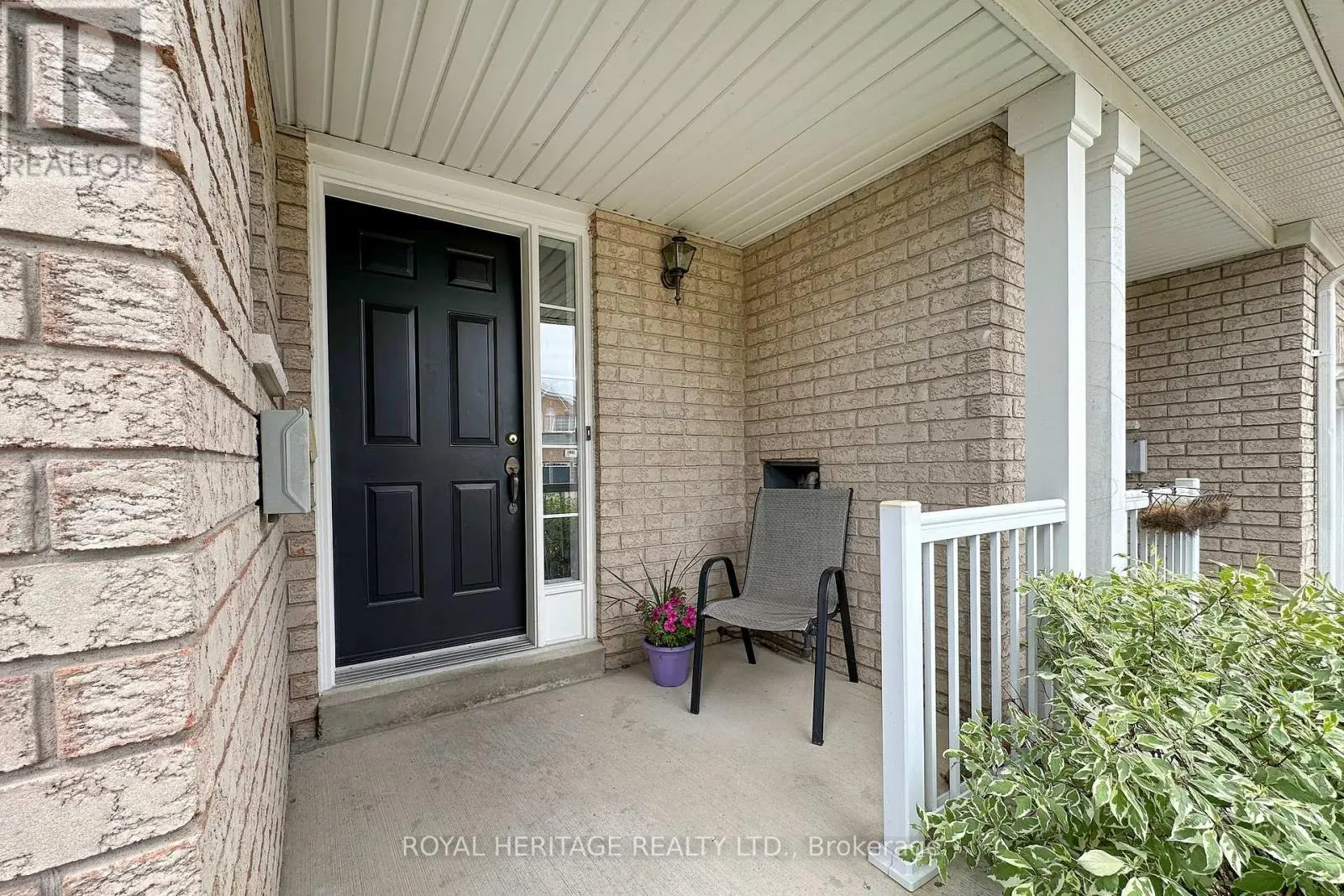 7 Fawcett Avenue, Whitby, Ontario  L1R 2Z4 - Photo 2 - E12231776