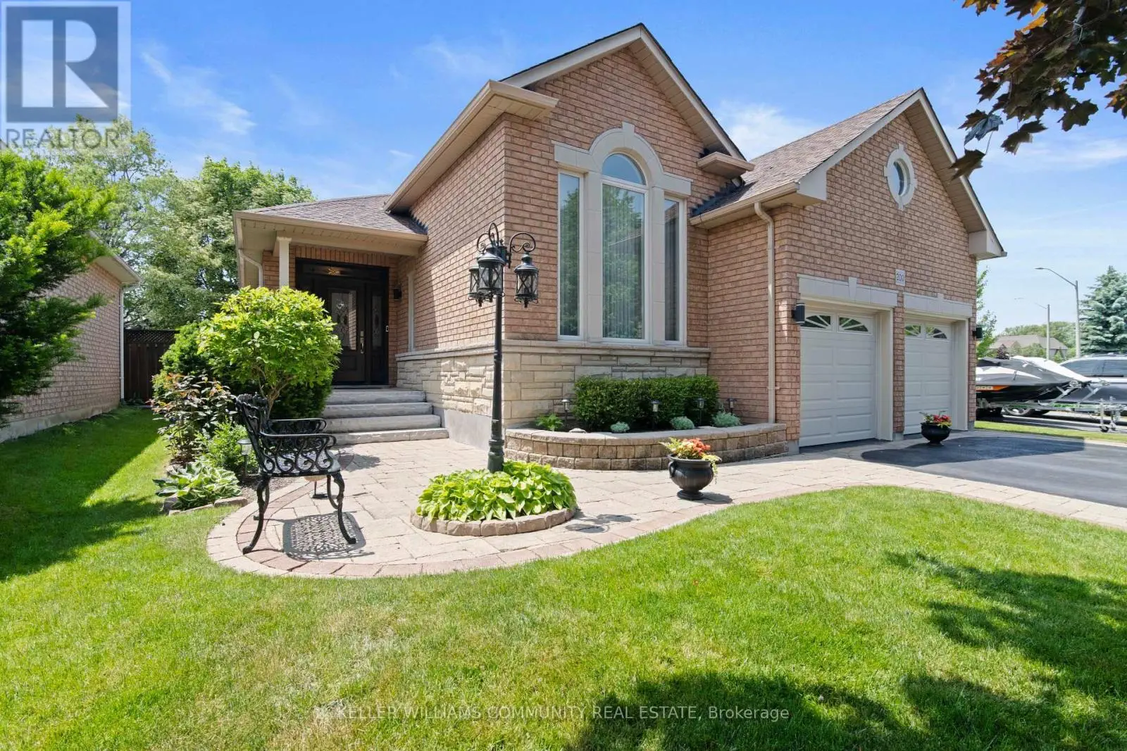 200 Sprucewood Crescent, Clarington, Ontario  L1C 5H3 - Photo 3 - E12231812