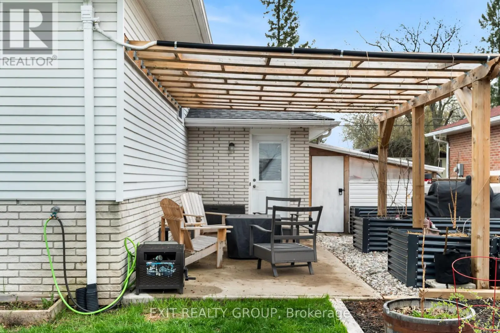 96 Maple Drive, Belleville, Ontario  K8P 2R2 - Photo 3 - X12194412