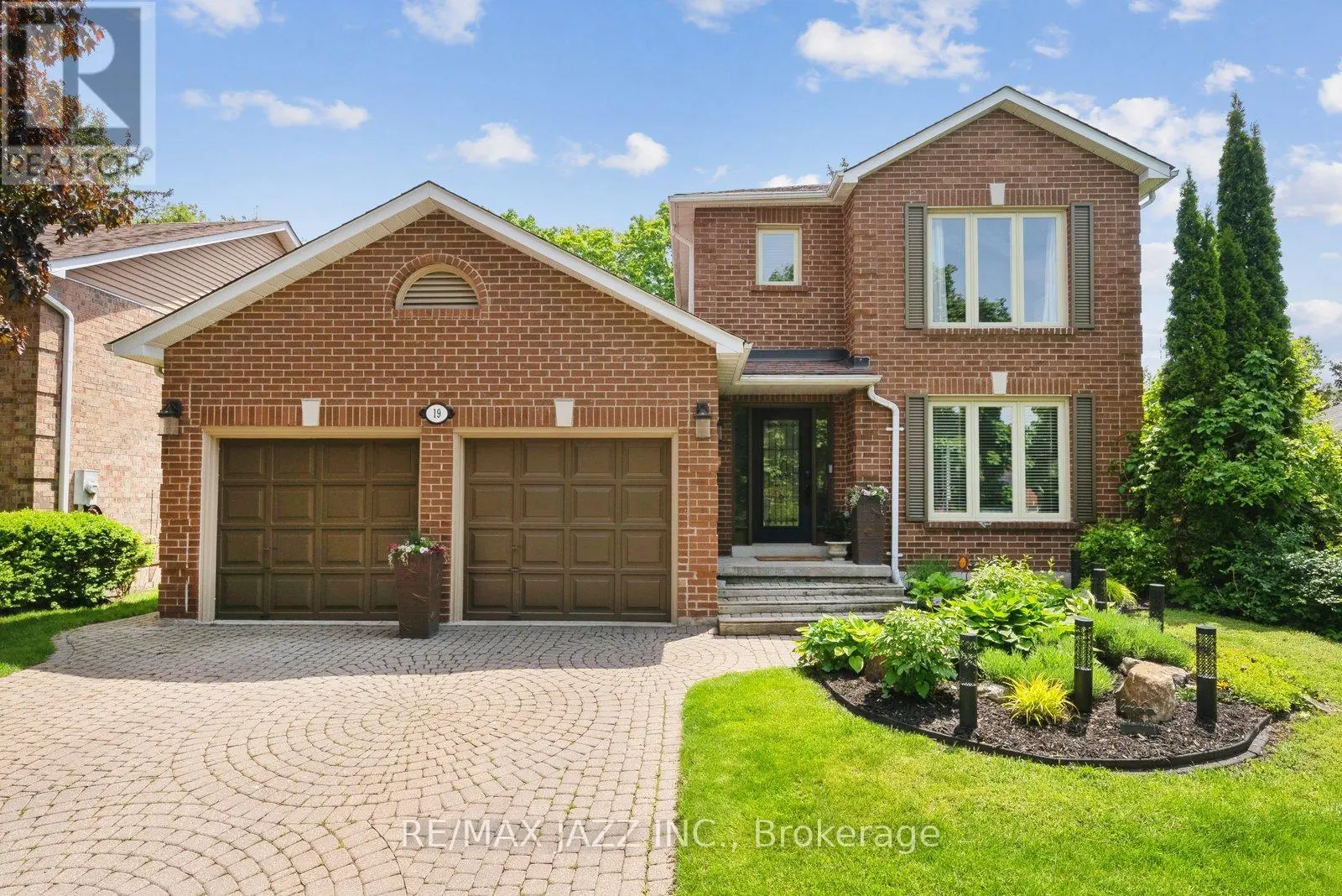 19 Valleycrest Drive, Clarington, Ontario  L1E 1J2 - Photo 3 - E12232227