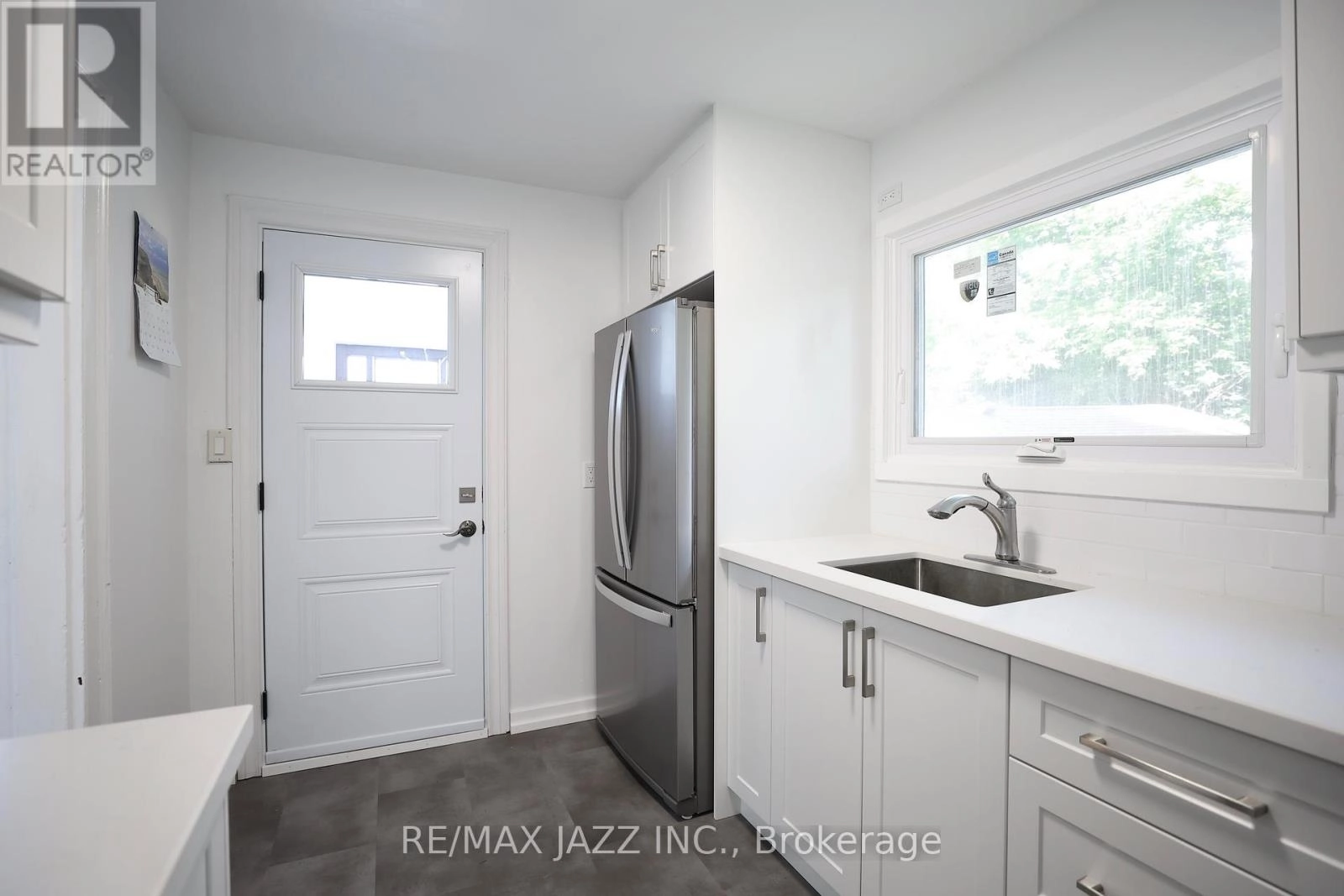 368 Buena Vista Avenue, Oshawa, Ontario  L1J 2M5 - Photo 3 - E12232294