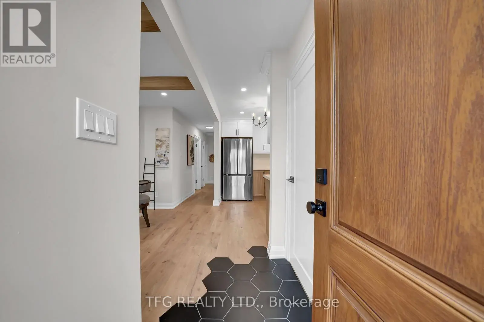 571 Stevenson Road N, Oshawa, Ontario  L1J 5N9 - Photo 3 - E12232413