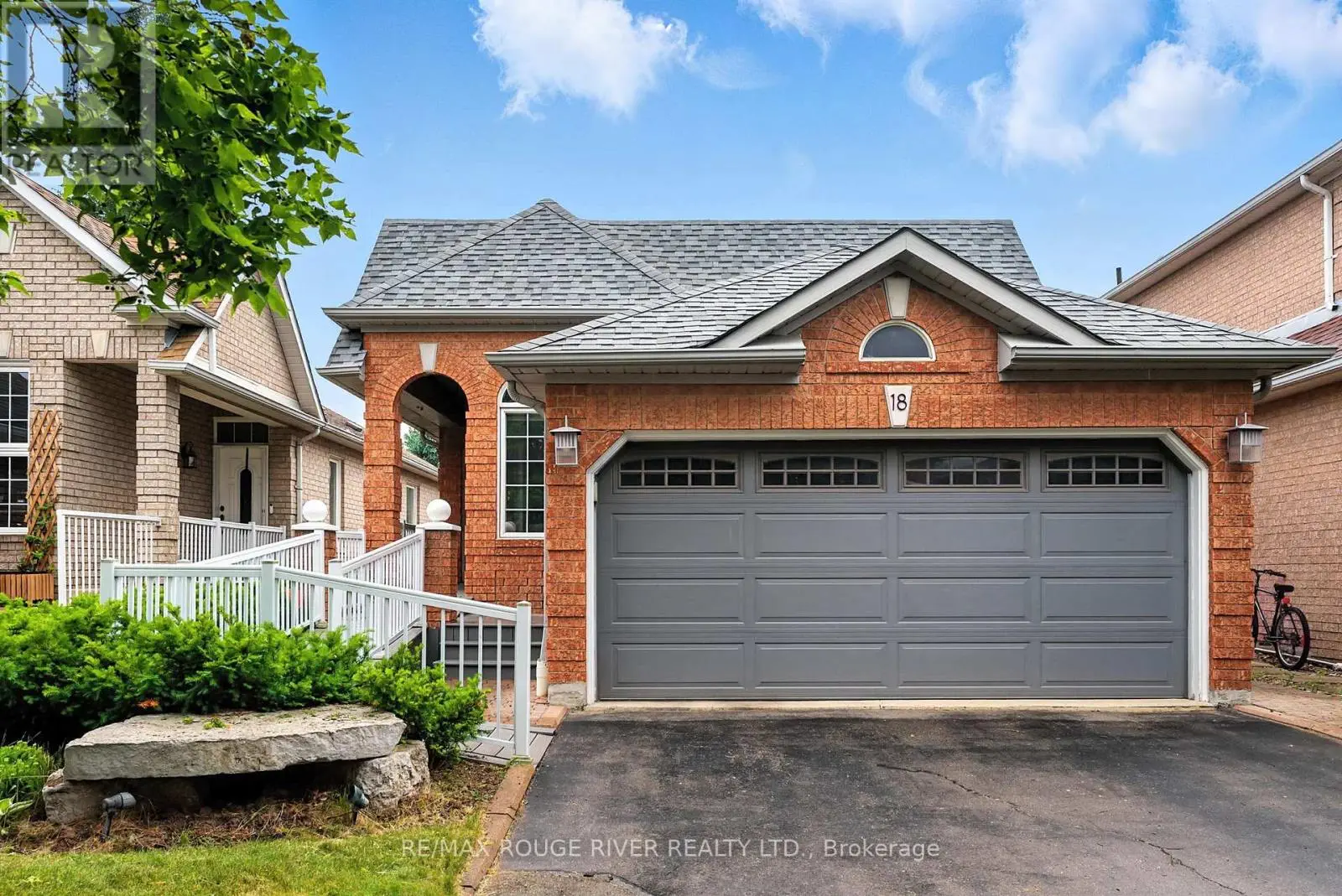 18 Berkshire Court, Whitby, Ontario  L1R 2S4 - Photo 1 - E12232838