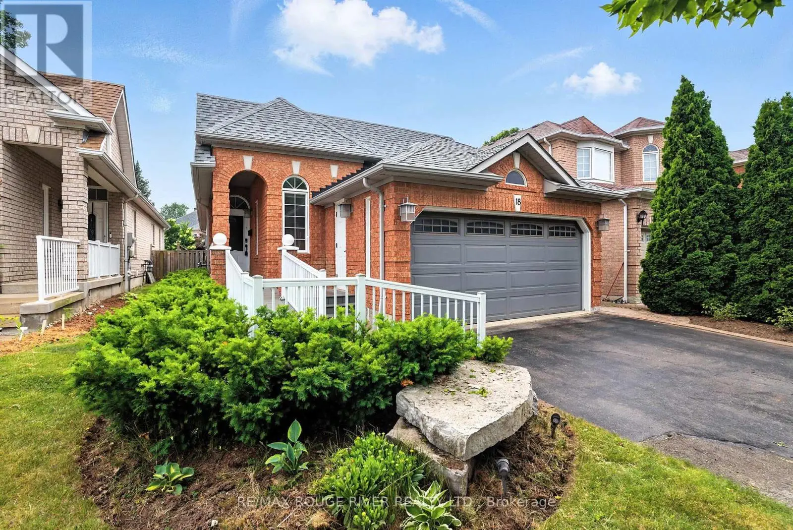 18 Berkshire Court, Whitby, Ontario  L1R 2S4 - Photo 2 - E12232838