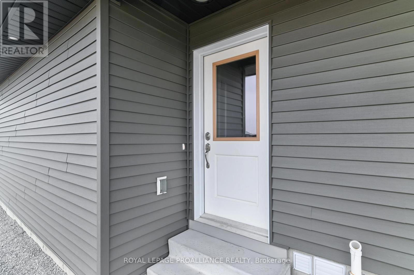 B - 116 Sienna Avenue, Belleville, Ontario  K8P 0E5 - Photo 2 - X12232972