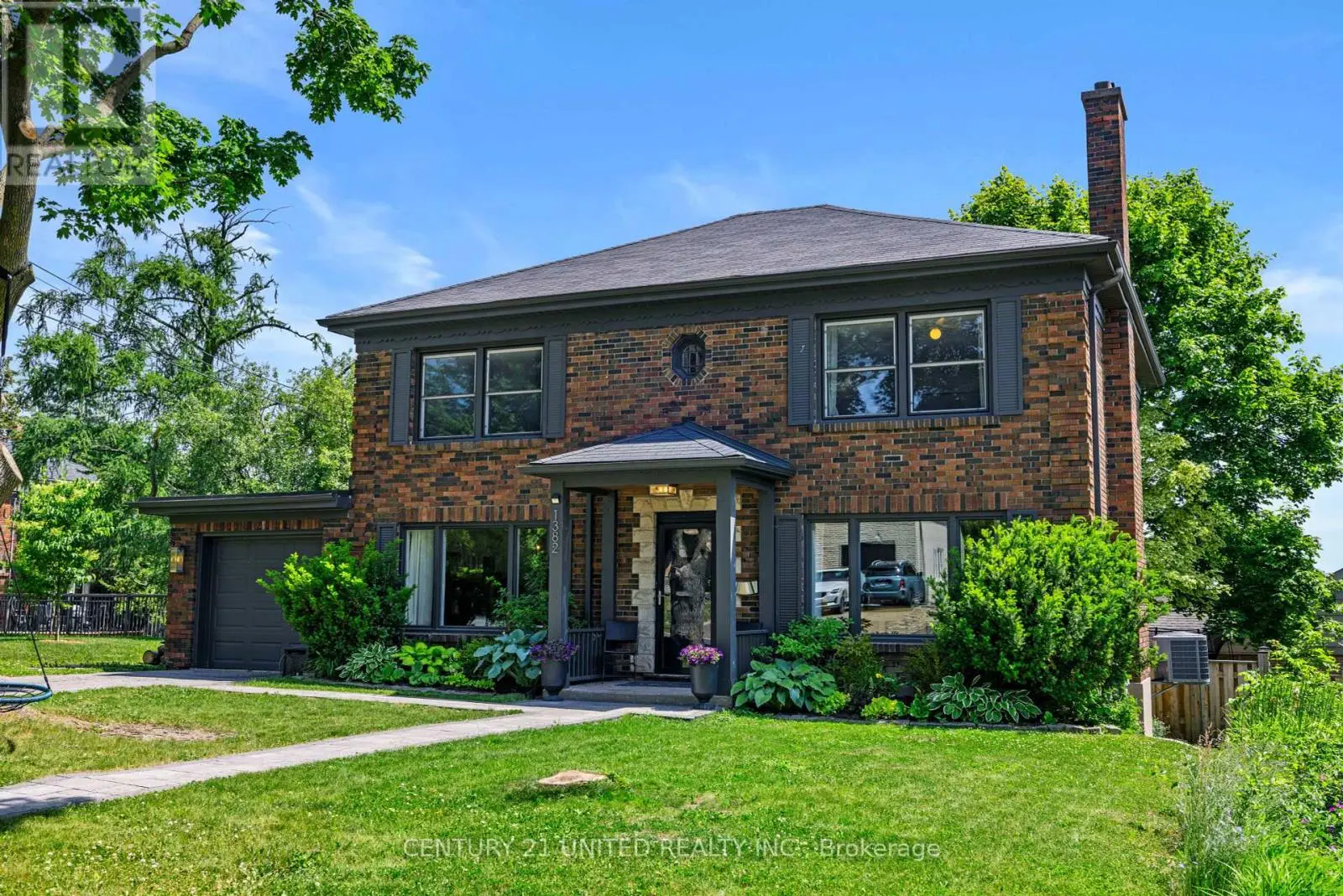 1382 Gordon Avenue, Peterborough Central, Ontario  K9J 6H4 - Photo 2 - X12233205