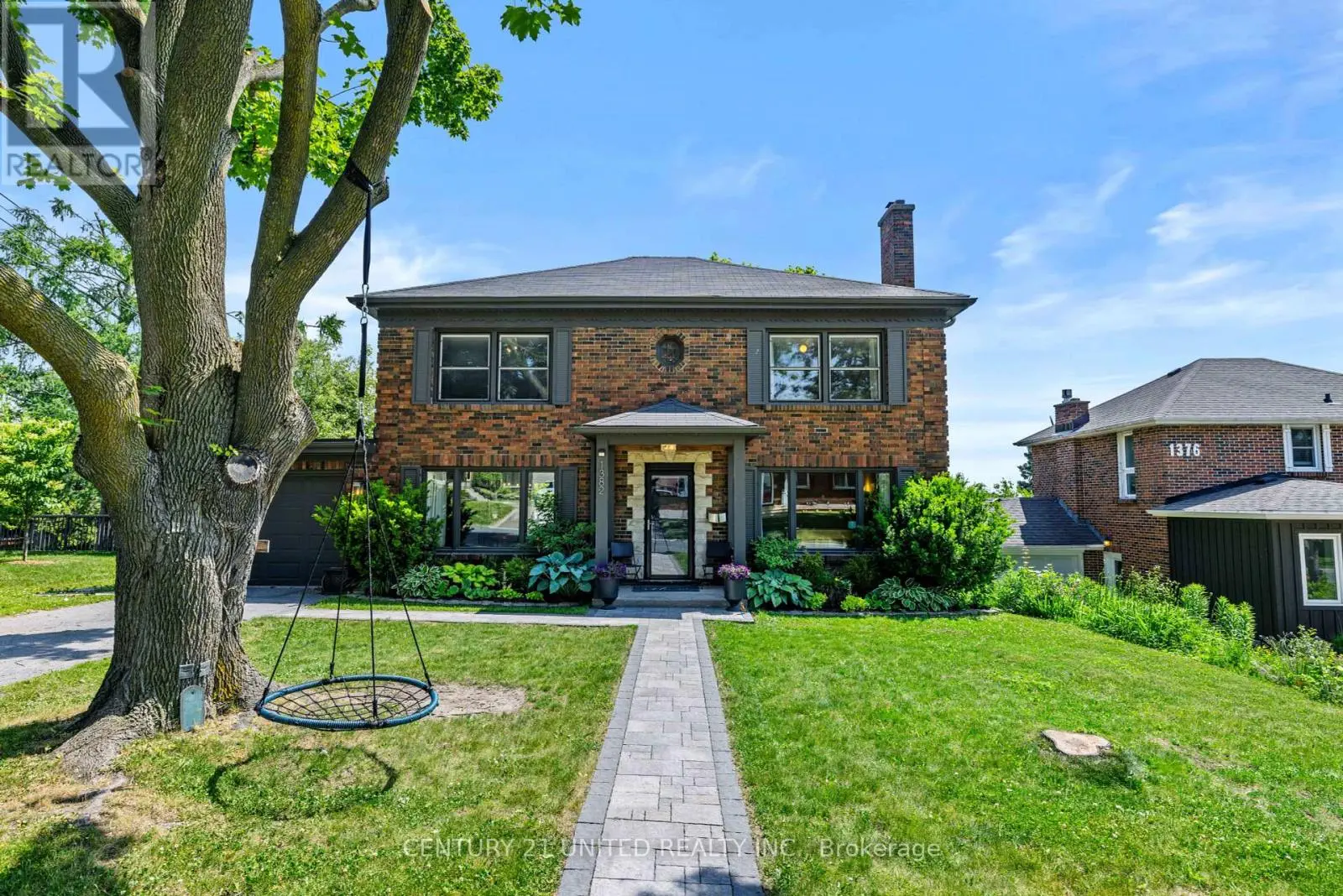 1382 Gordon Avenue, Peterborough Central, Ontario  K9J 6H4 - Photo 3 - X12233205