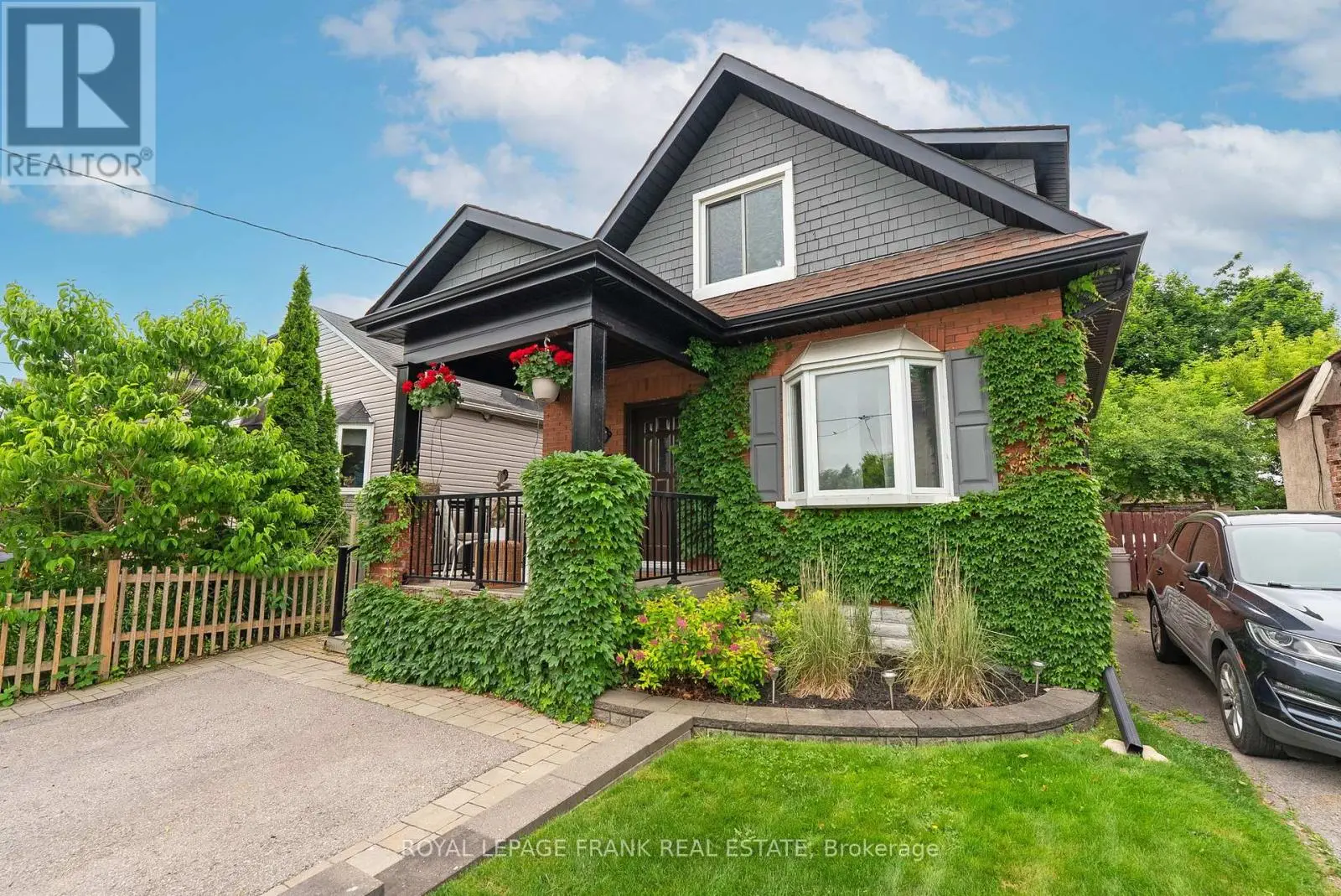 168 Roxborough Avenue, Oshawa, Ontario  L1G 5W5 - Photo 2 - E12231670