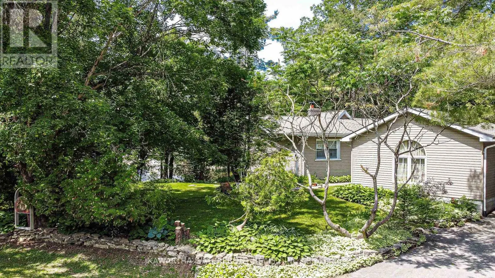 25 Government Dock Road, Kawartha Lakes, Ontario  K0M 2L0 - Photo 2 - X12234203