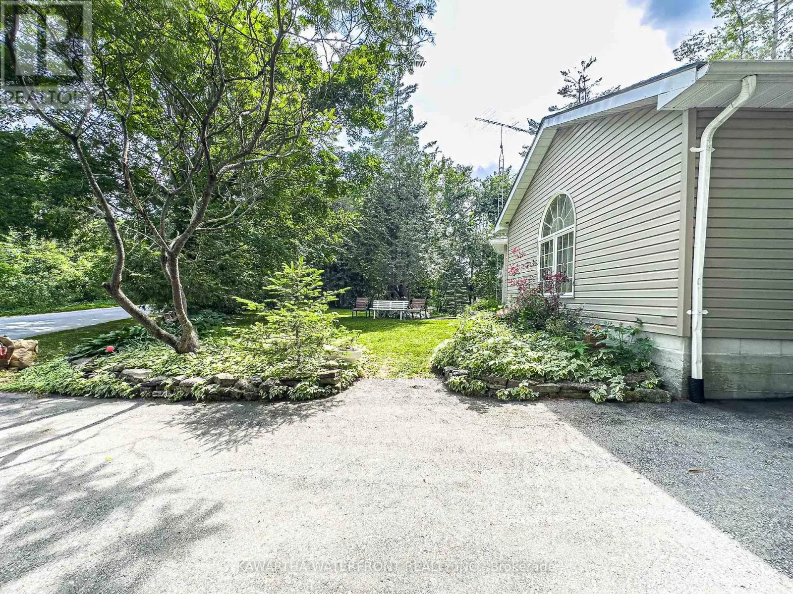 25 Government Dock Road, Kawartha Lakes, Ontario  K0M 2L0 - Photo 3 - X12234203