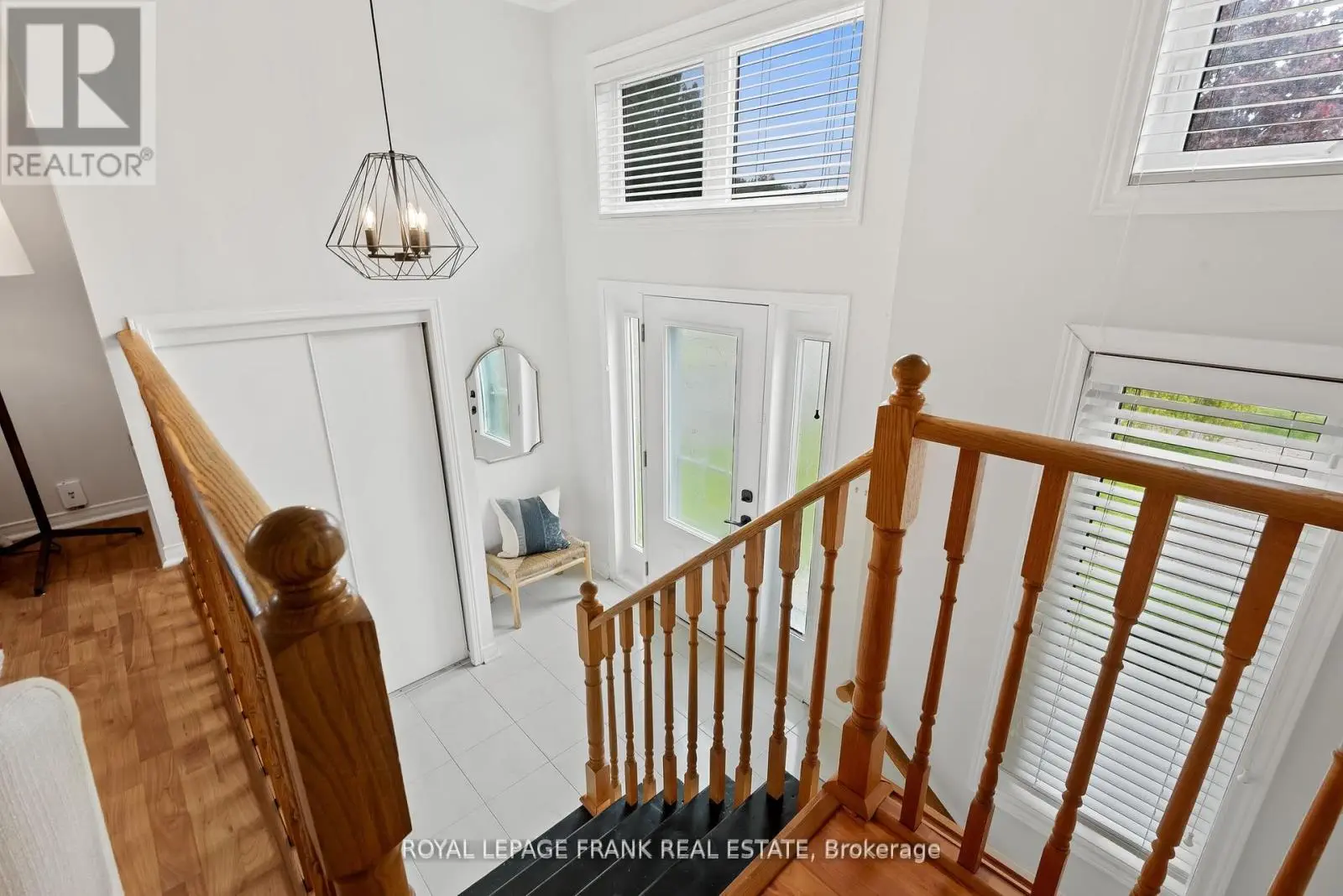 95 Champine Square, Clarington, Ontario  L1C 4V9 - Photo 3 - E12232351
