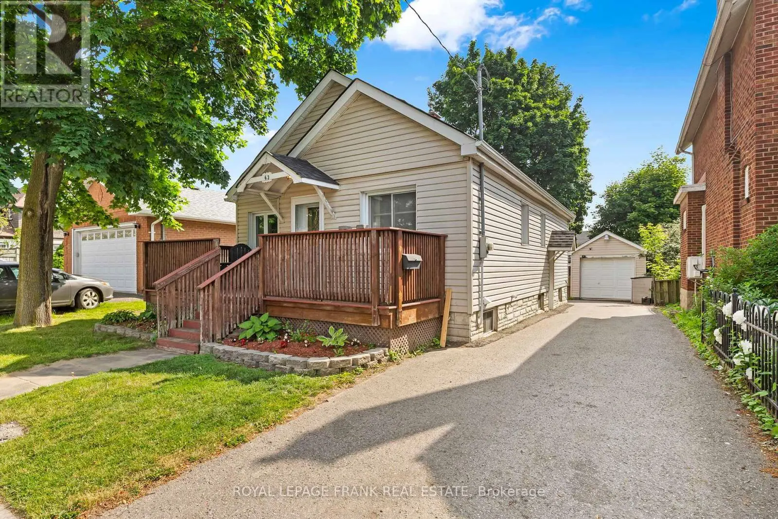 63 Park Road N, Oshawa, Ontario  L1J 4K8 - Photo 1 - E12235258