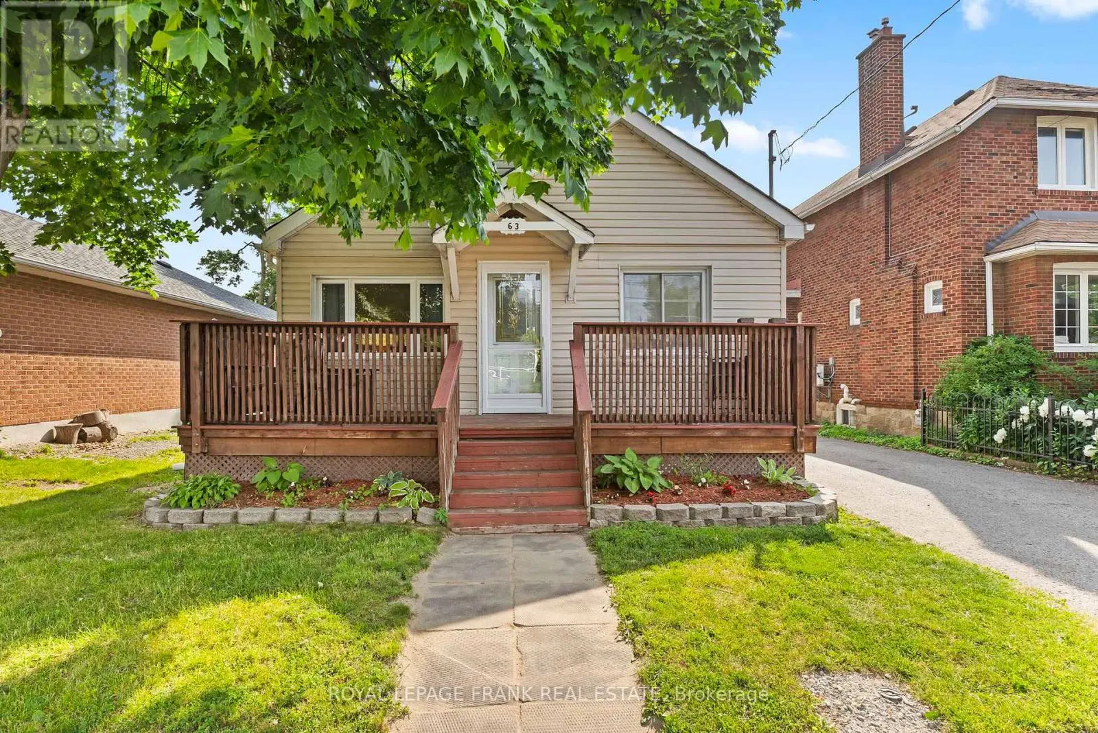 63 Park Road N, Oshawa, Ontario  L1J 4K8 - Photo 2 - E12235258