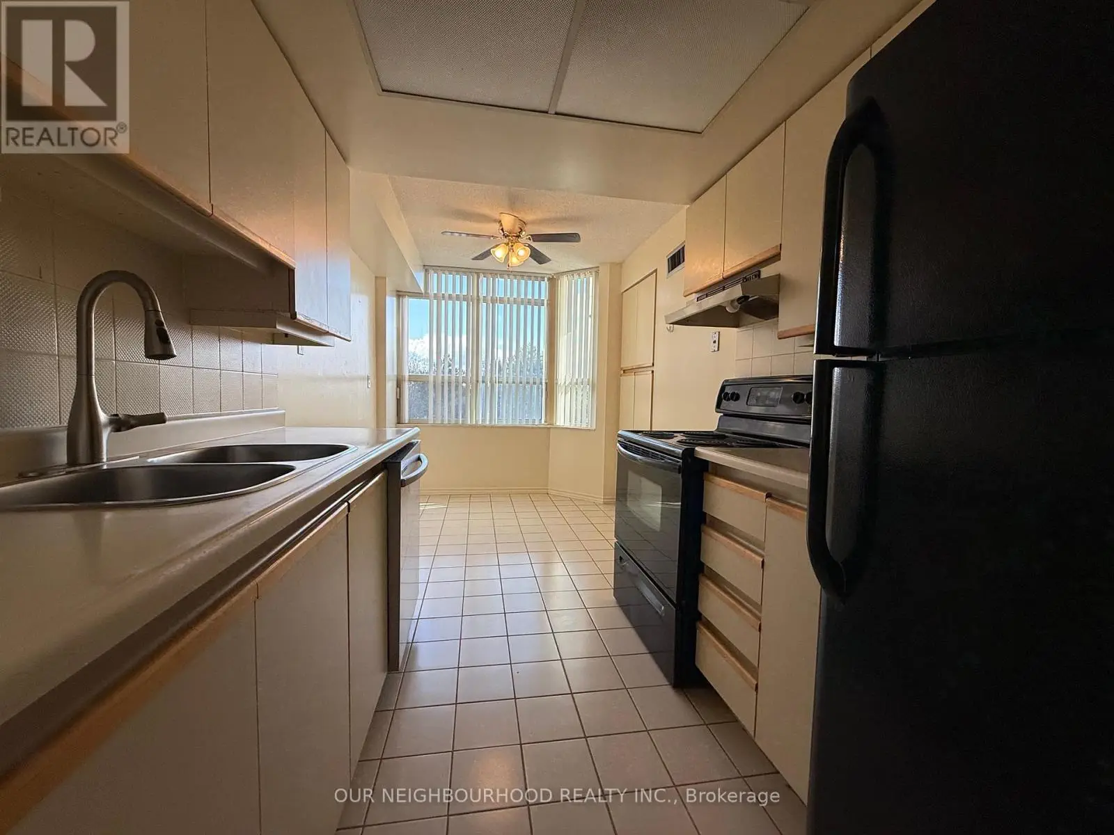 406 - 10 Malta Avenue, Brampton, Ontario  L6Y 4G6 - Photo 1 - W12235339