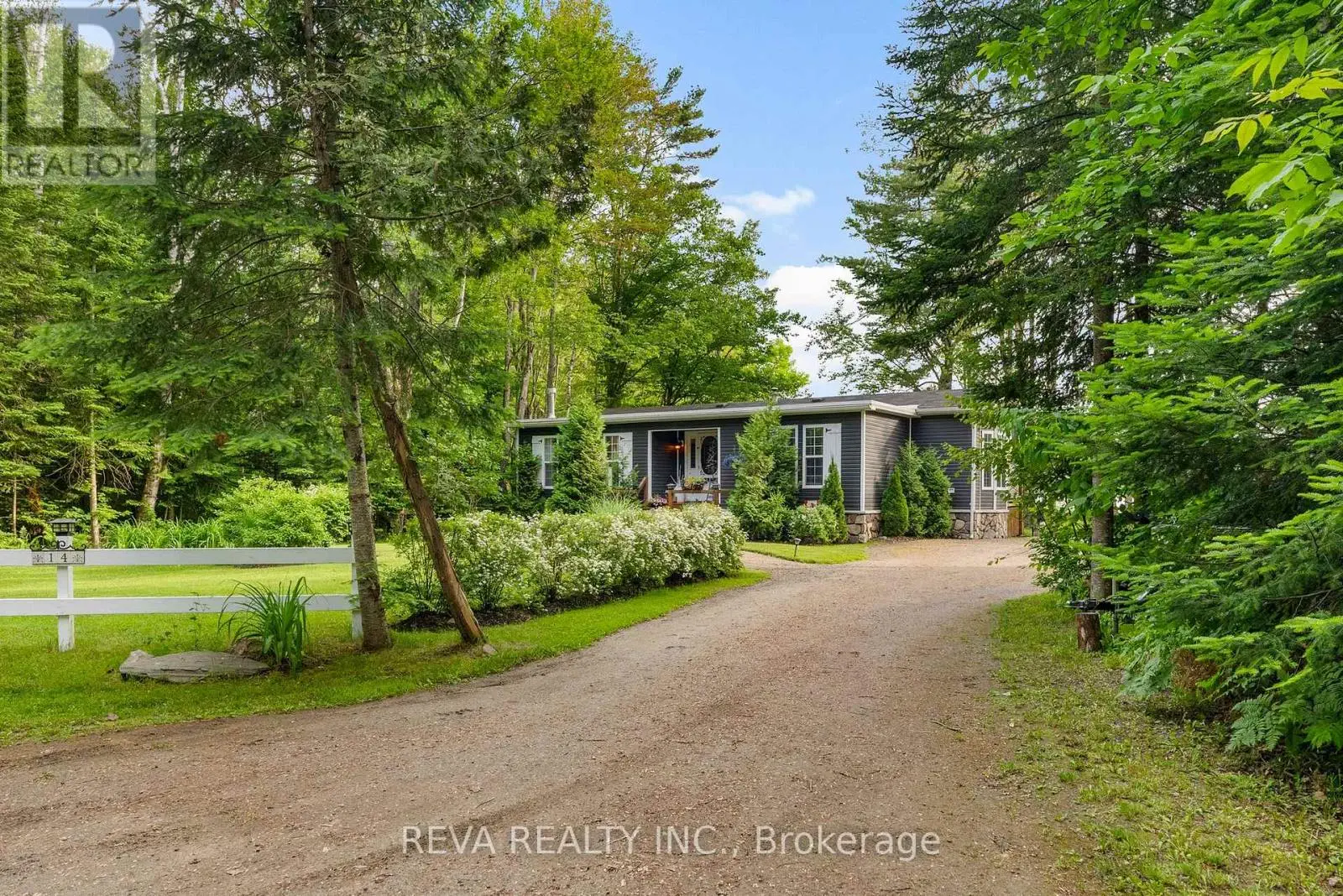 14 Robinson Lane, Bancroft, Ontario  K0L 2L0 - Photo 2 - X12235236