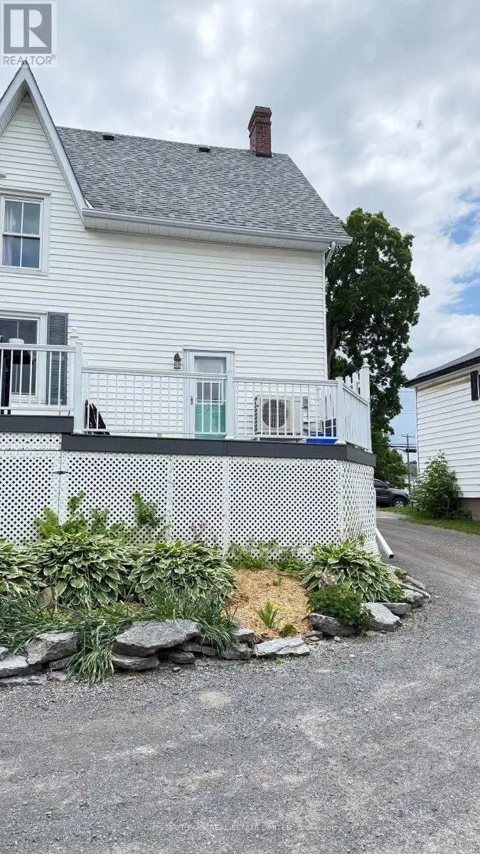 79 Union Street, Prince Edward County, Ontario  K0K 2T0 - Photo 3 - X12235353