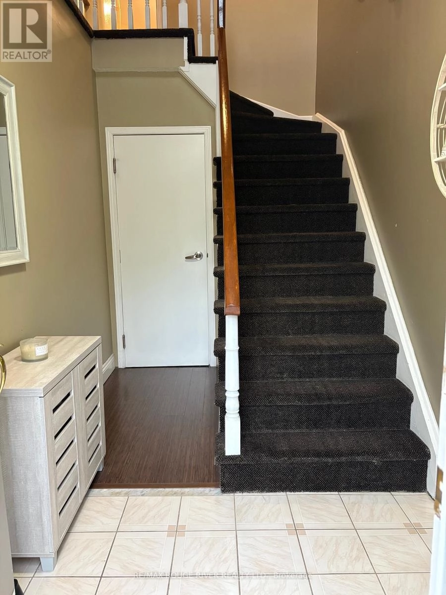 Main Floor - 40 Farncomb Crescent, Clarington, Ontario  L1C 4L8 - Photo 2 - E12235413