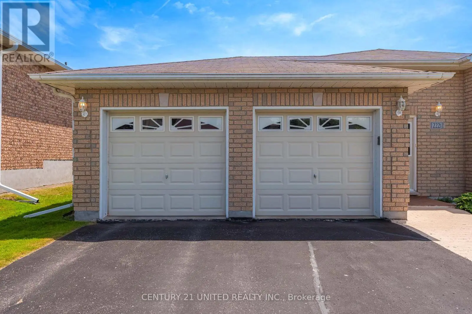 2221 Lorraine Drive, Peterborough North, Ontario  K9L 1X5 - Photo 2 - X12235616