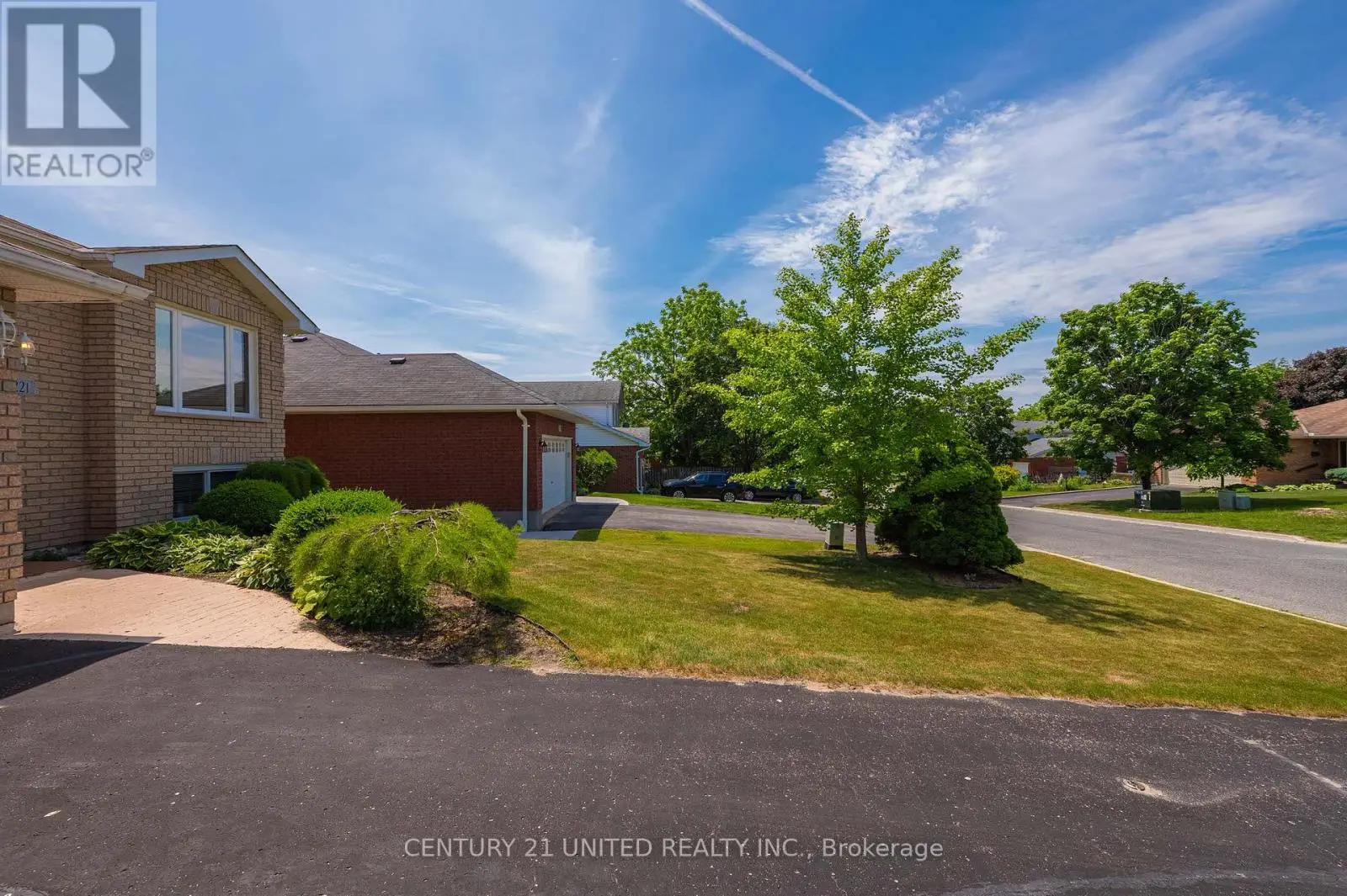 2221 Lorraine Drive, Peterborough North, Ontario  K9L 1X5 - Photo 3 - X12235616