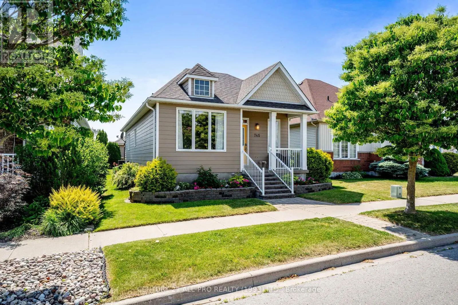 745 Prince Of Wales Drive, Cobourg, Ontario  K9A 5X9 - Photo 1 - X12235730