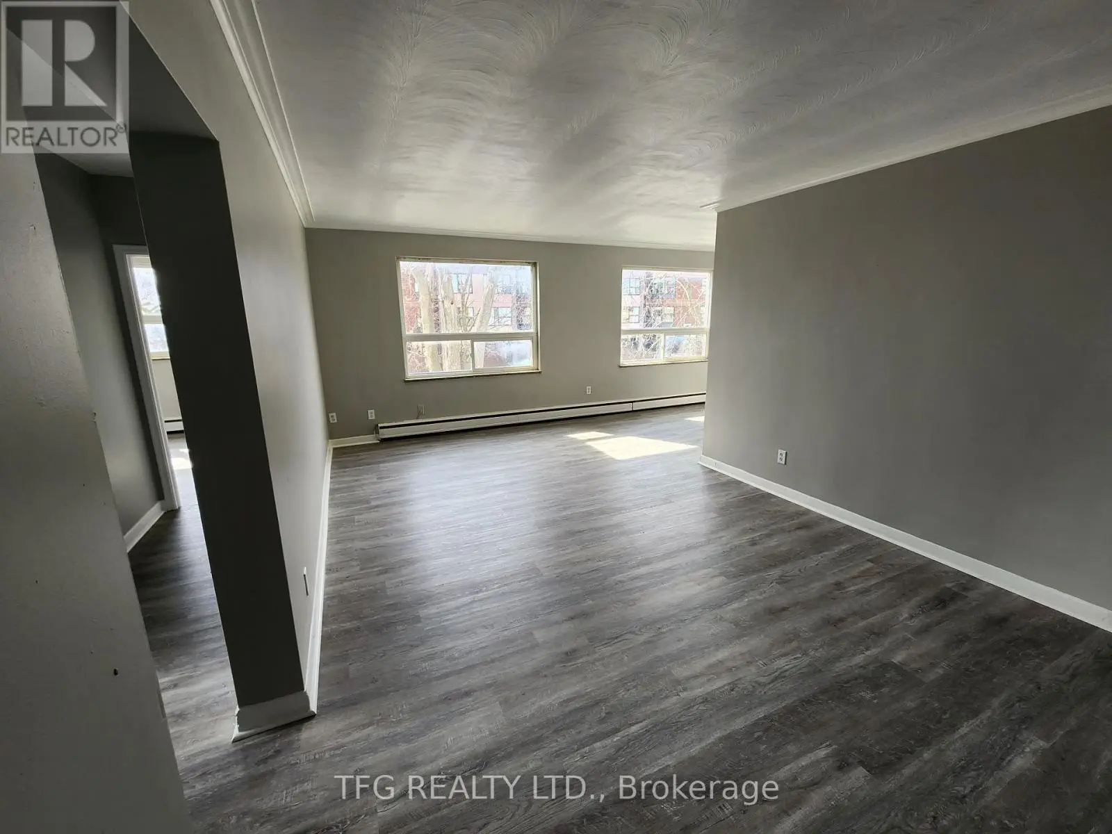 11 - 276 Saguenay Avenue, Oshawa, Ontario  L1J 2M8 - Photo 2 - E12235853