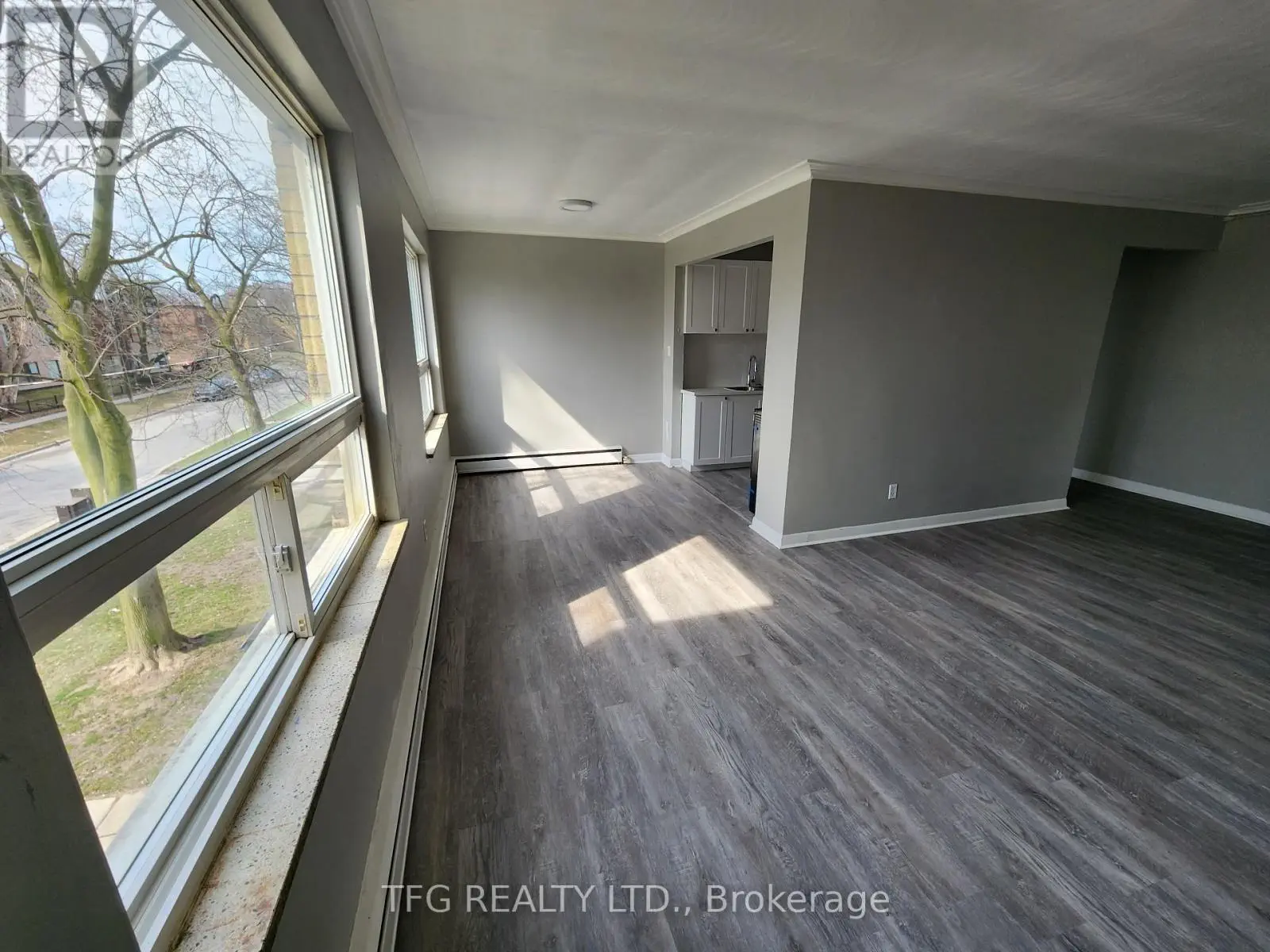 11 - 276 Saguenay Avenue, Oshawa, Ontario  L1J 2M8 - Photo 3 - E12235853
