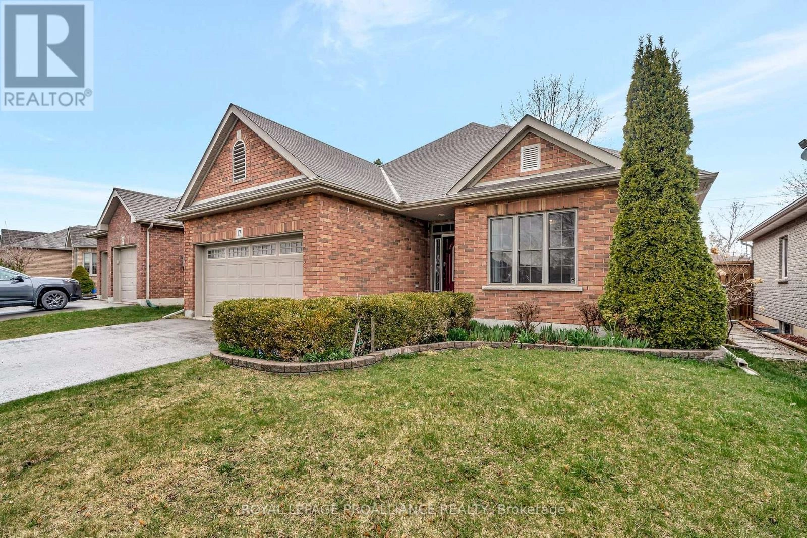 17 Gavey Street, Belleville, Ontario  K8N 4Z5 - Photo 2 - X12235903