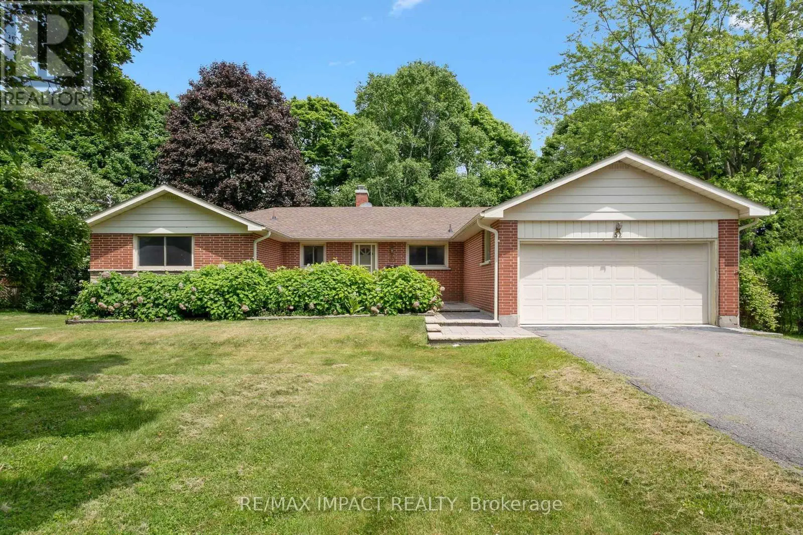 52 Hamilton Avenue, Cobourg, Ontario  K9A 1W1 - Photo 1 - X12085691