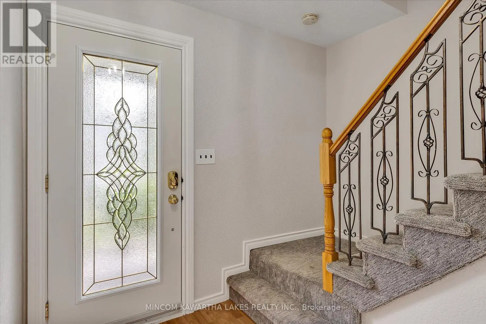 197 Patricia Crescent, Selwyn, Ontario  K9J 6X3 - Photo 3 - X12236175