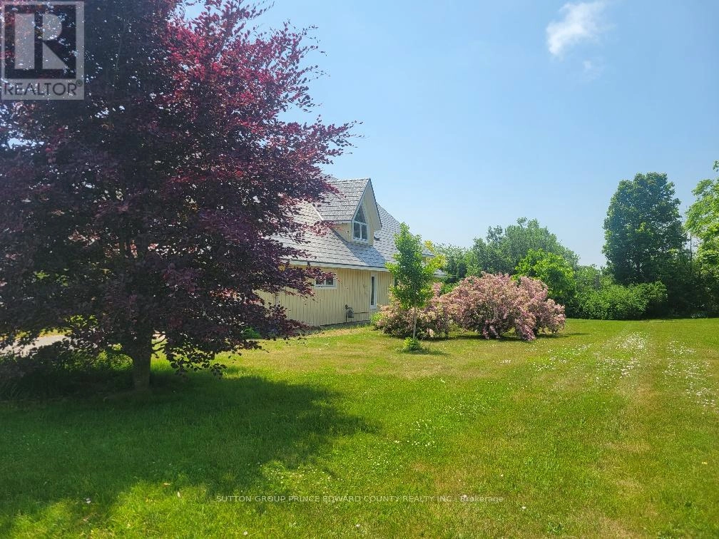 4 Carla Court, Prince Edward County, Ontario  K0K 3L0 - Photo 3 - X12007607