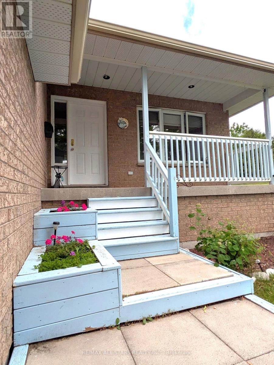 10 O'connell Court, Kawartha Lakes, Ontario  K9V 5Y1 - Photo 3 - X12144493