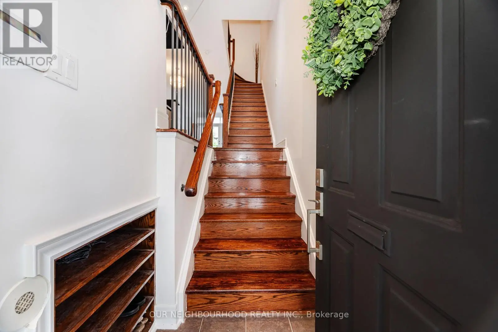 88 Milton Street, Toronto, Ontario  M8Y 2Y2 - Photo 3 - W12236437