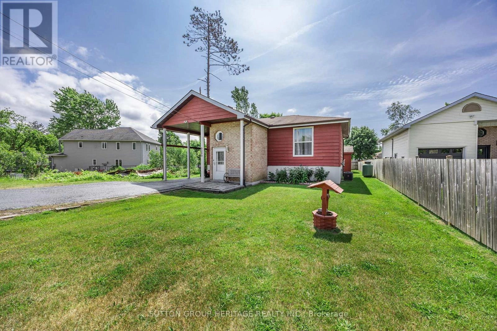 9209 Highway 11 N, Severn, Ontario  L3V 0Y8 - Photo 1 - S12236698