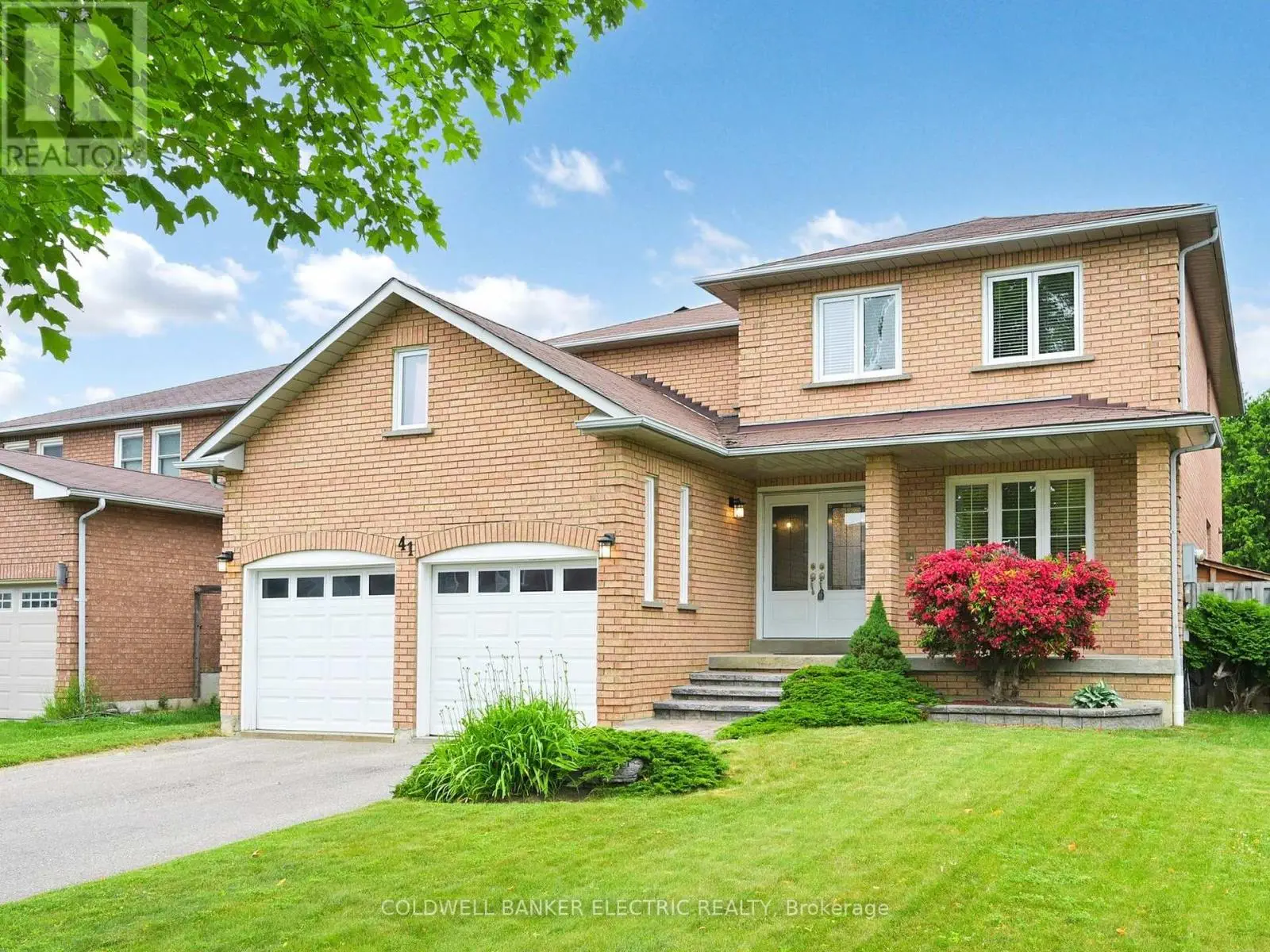 41 Falstaff Crescent, Whitby, Ontario  L1R 1W3 - Photo 1 - E12236961