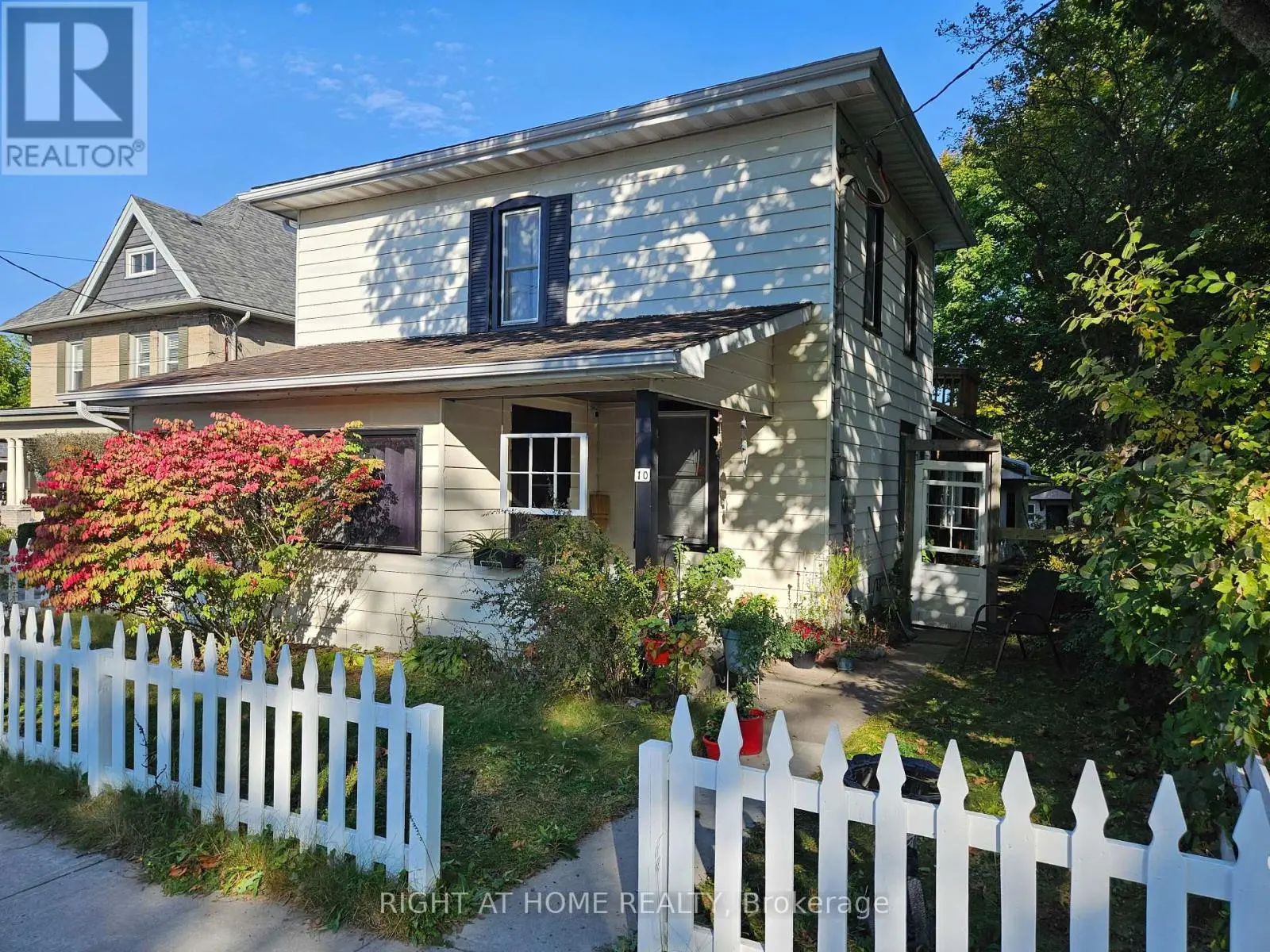 10 Regent Street, Selwyn, Ontario  K0L 2H0 - Photo 1 - X12237527
