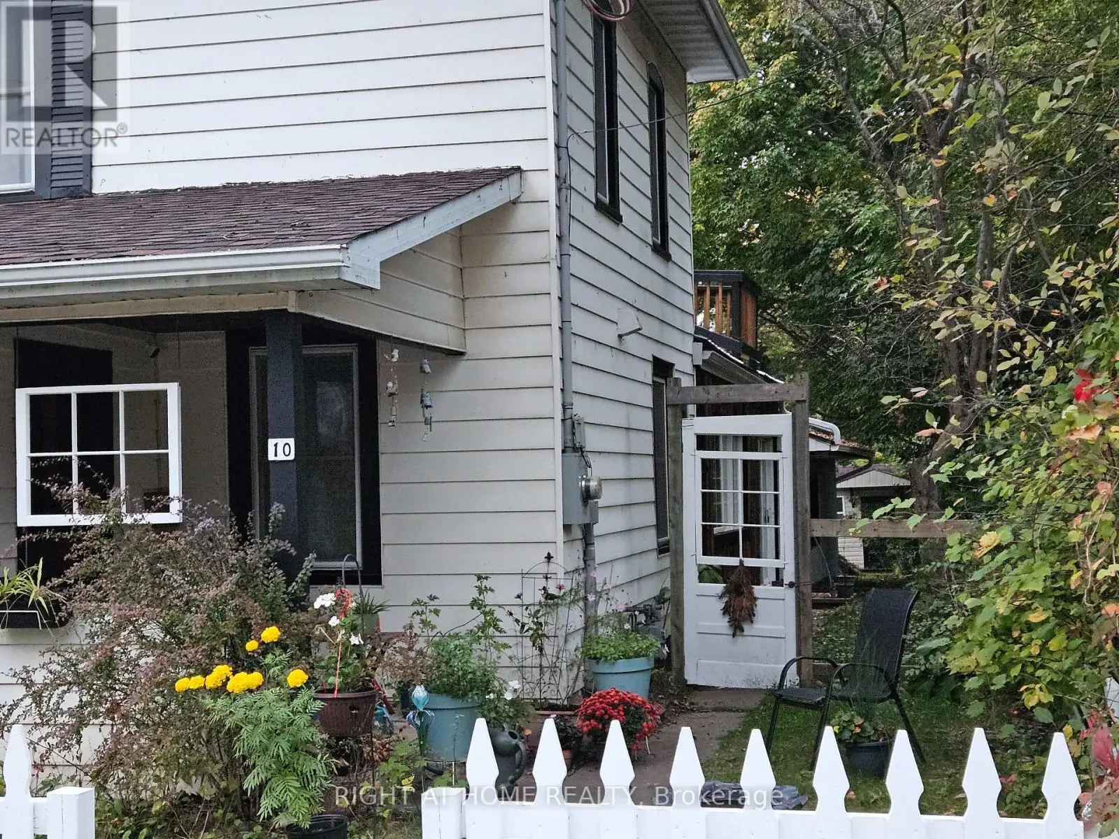 10 Regent Street, Selwyn, Ontario  K0L 2H0 - Photo 3 - X12237527