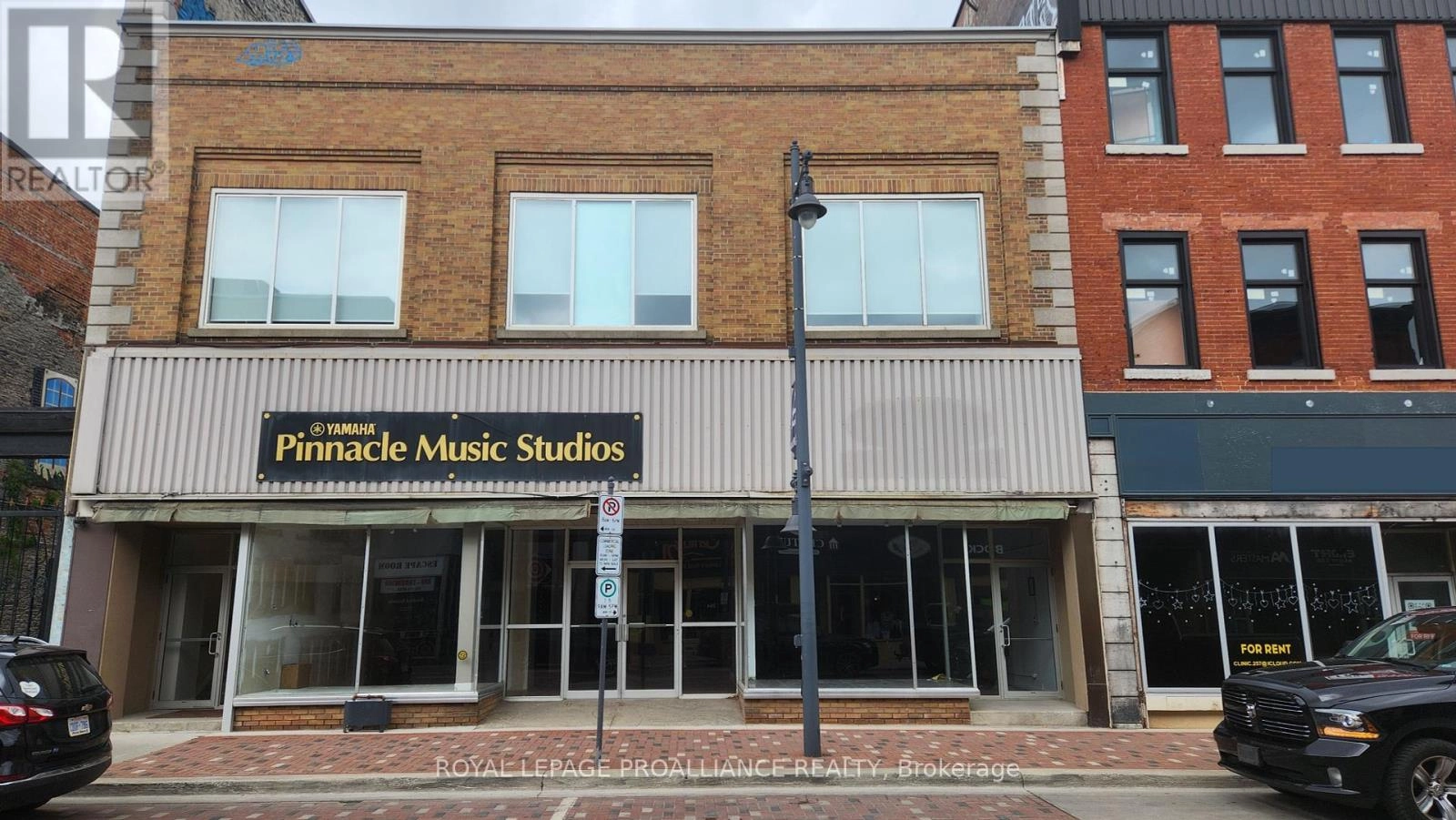 261 Front Street, Belleville, Ontario  K8N 2Z6 - Photo 1 - X12237787