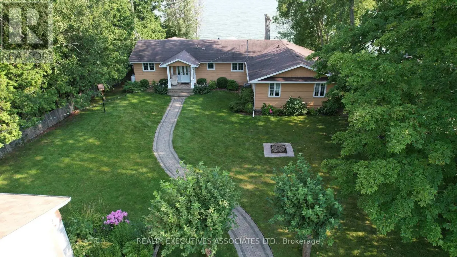 22 Lakeview Boulevard, Kawartha Lakes, Ontario  K0M 2C0 - Photo 2 - X12238306