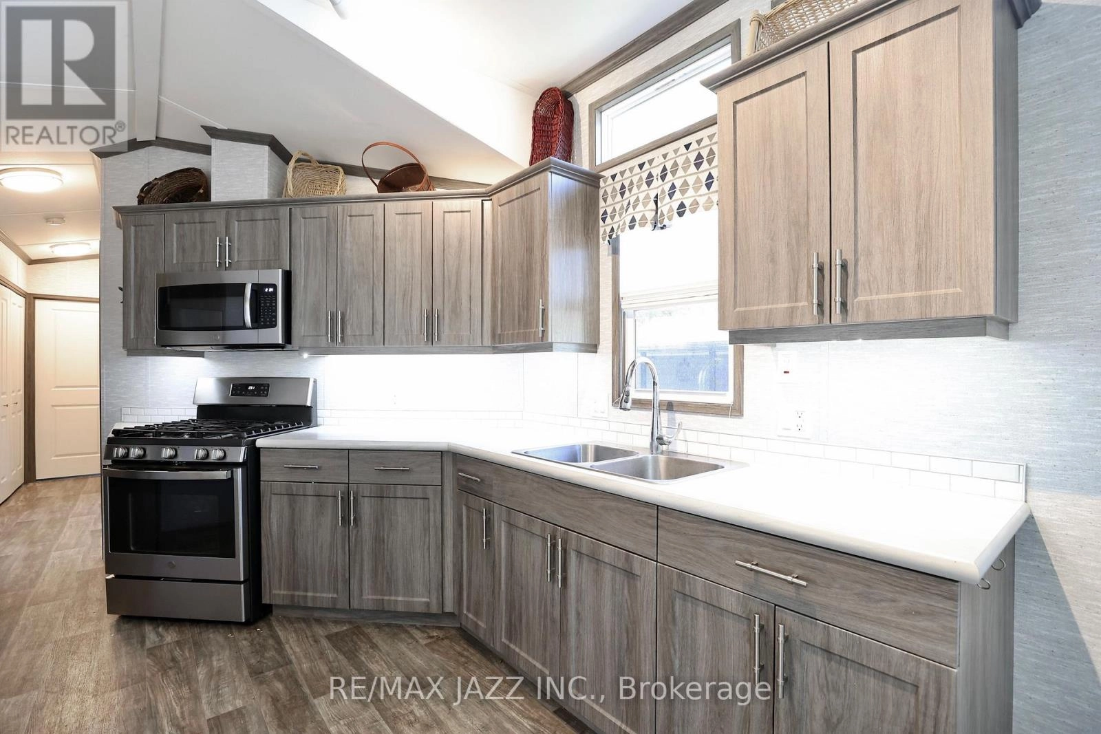 819 - 225 Platten Boulevard, Scugog, Ontario  L9L 1B4 - Photo 3 - E12238402