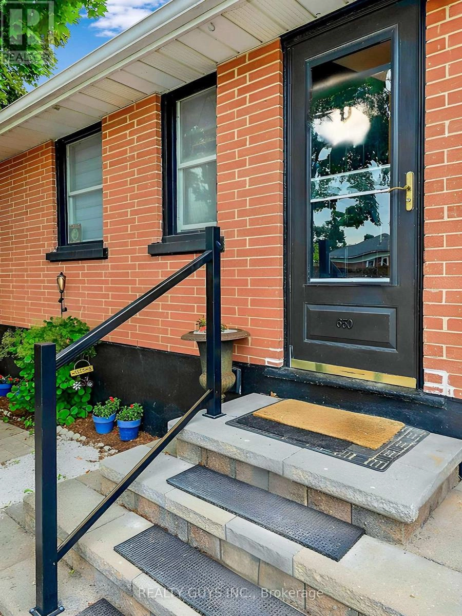650 Crawford Drive, Peterborough South, Ontario  K9J 3W7 - Photo 3 - X12238590